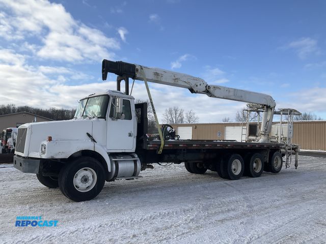 Lot 2-42147 - 2000 Volvo WG Knuckle Boom Crane Truck