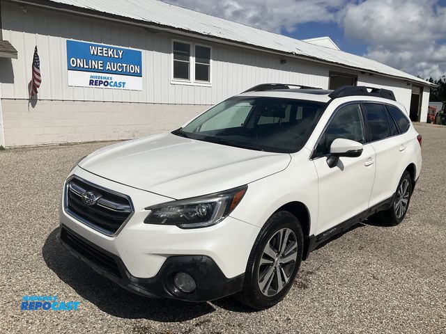 Lot 2-61927 - 2018 Subaru Outback 2.5i Limited Wagon AWD