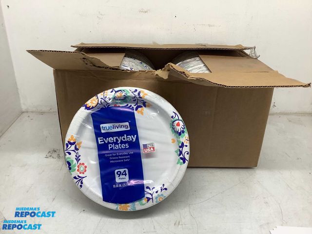 Lot 2-73515 - Lot of (6) 94 packs of True Living 10” paper plates, 564 total