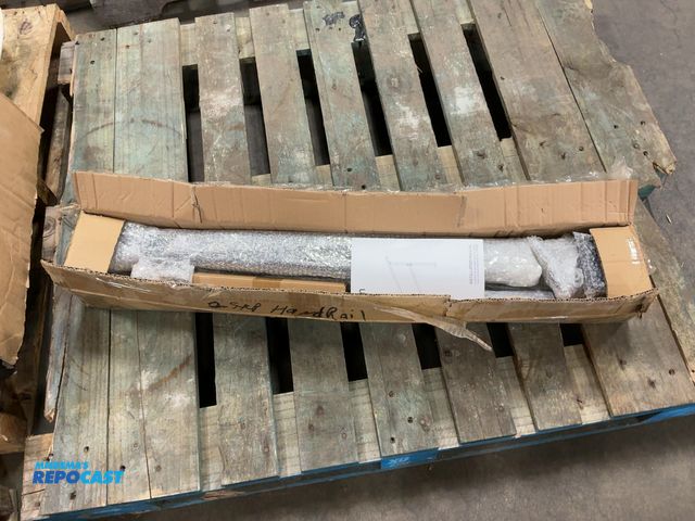 Lot 2-99177 - LuckIn 2 step hand rail