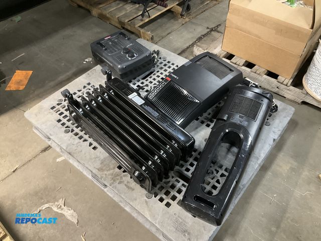 Lot 2-92517 - Lot of (4) assorted Heaters including: pelonis electric oil filled radiator heater, hyper tough  SHA...