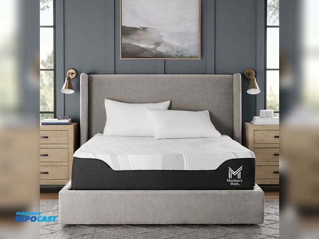 Lot 2-27328 - Members mark Hotel premier collection HYBRID 13" Mattress, queen sized