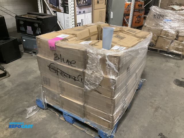 Lot 2-92441 - Skid of Room Essentials Plastic Tumbler Cups