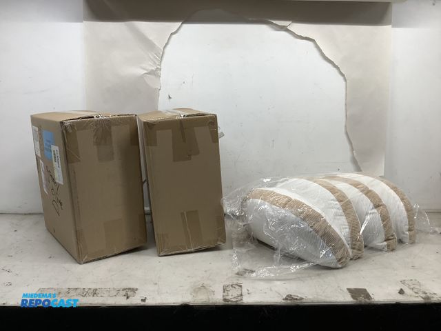 Lot 2-75457 - Lot of (12) tan/white room essentials throw pillows