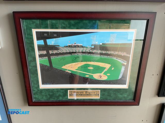 Lot 2-53323 - Framed Detroit Tigers 1968 World Series Champions Autographed Lithograph with (9) Autographs, 30.875...