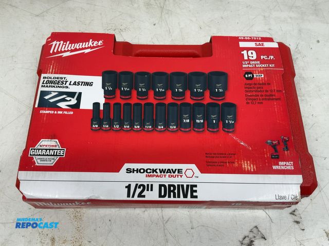 Lot 2-11467 - Milwaukee 49-66-7012 19pc. 1/2” SAE Drive Impact Socket Set