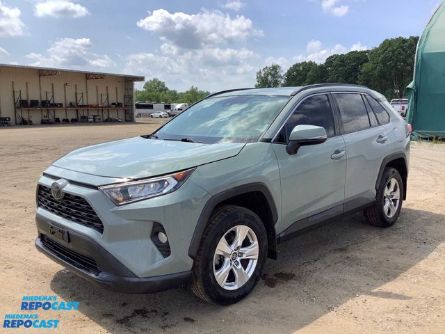 Lot 2-43231 - 2019 Toyota RAV4 XLE SUV FWD