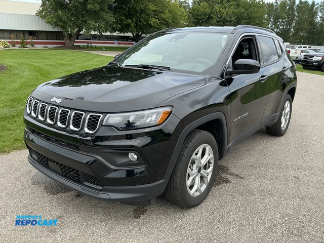 Lot 2-44226 - 2025 Jeep Compass Latitude SUV 4x4