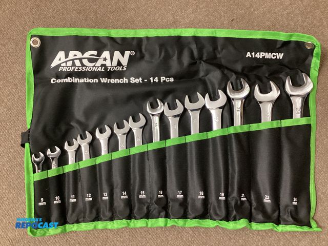 Lot 2-77662 - New New Arcan Professional Tools Wrench set. 14 piece Metric set. Includes 9,10,11,12,13,14,15,16,17...