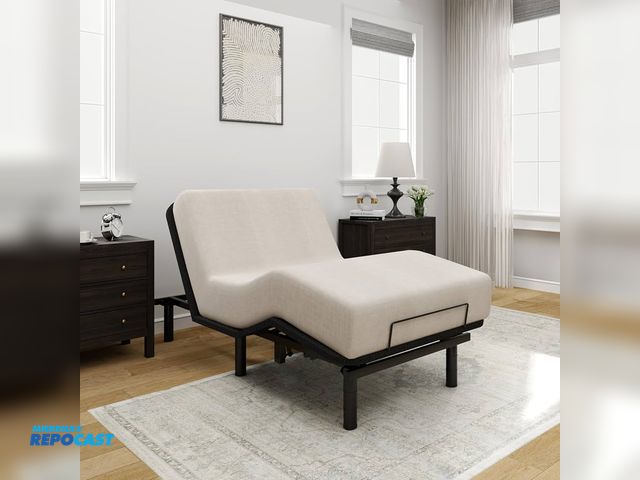 Lot 2-27309 - S1T-V2 Black Adjustable bed base, max: 600lbs