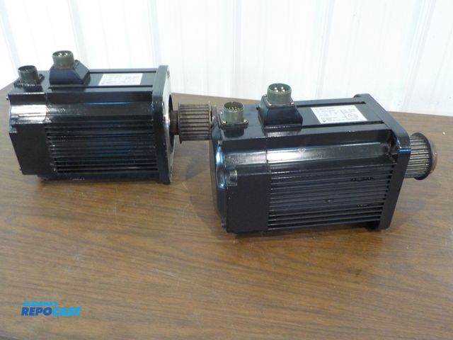 Lot 2-34098 - (2) YASKAWA AC servo motors. Type USAFED-20FB2T.