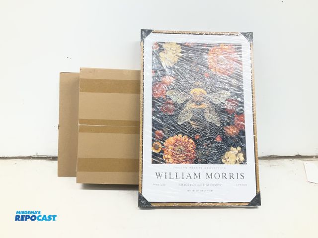 Lot 2-93671 - 3 Framed William Morris 16x24in Bee/Nature Canvas Art Pieces