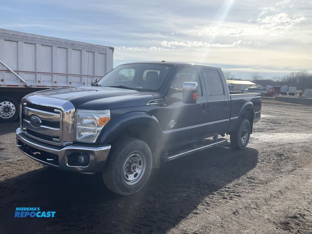 Lot 2-42439 - 2015 Ford F350 Crew Cab Standard Box Pickup Truck 4x4