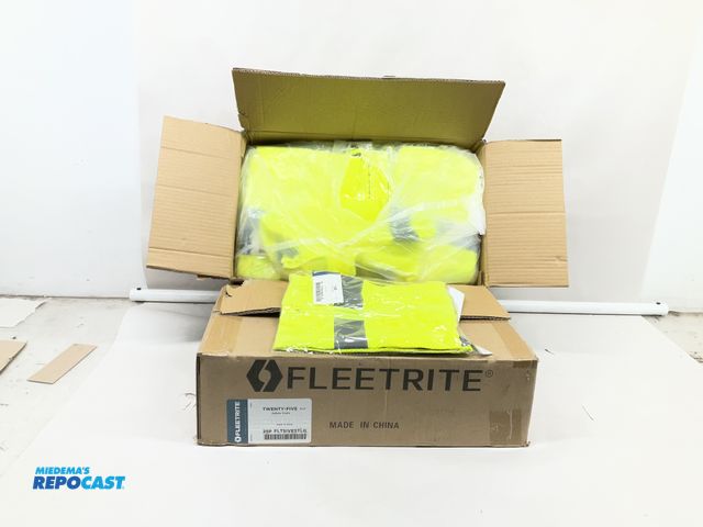 Lot 2-94809 - 50 Fleetrite bright yellow D21V safety vests - 2 boxes of 25