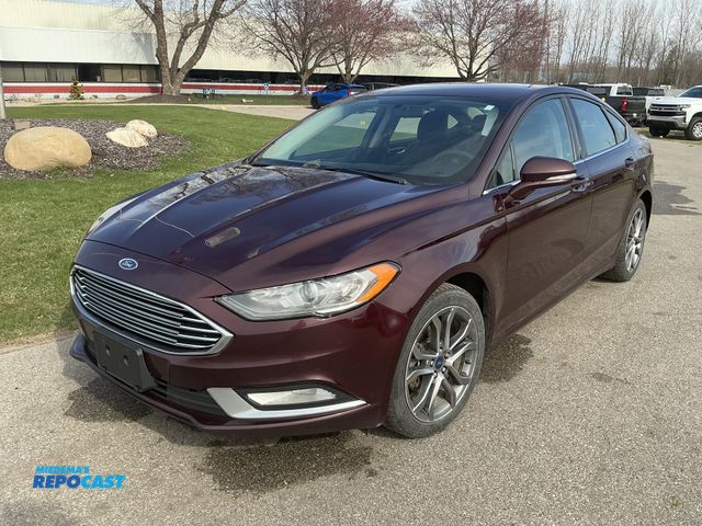 Lot 2-95950 - 2017 Ford Fusion SE AWD Sedan AWD