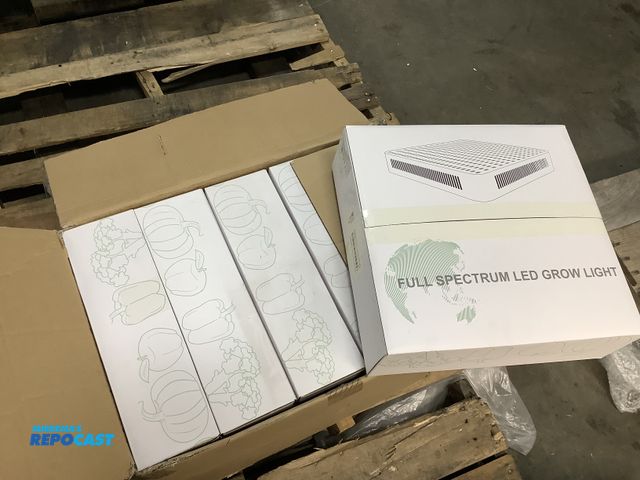 Lot 2-18640 - SinJIAlight case pack brand new 5-lights LED grow lights