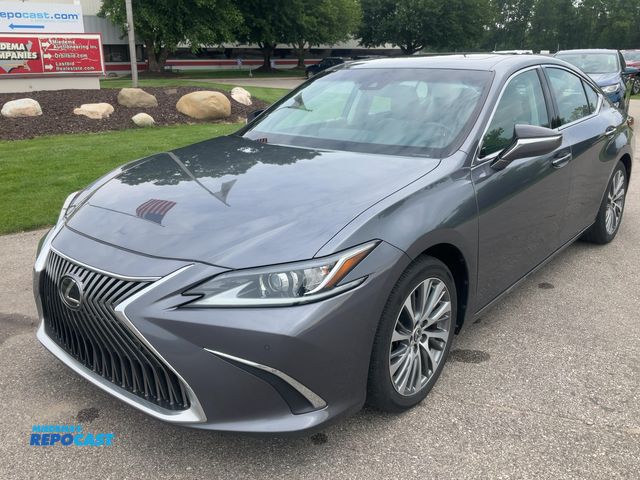 Lot 2-43001 - 2020 Lexus ES 350 Premium FWD Sedan FWD