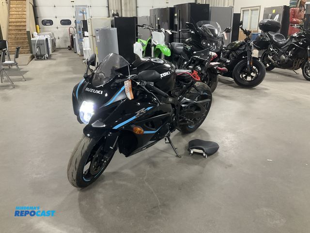 Lot 2-43692 - 2024 Suzuki GSX-R1000 Sport Bike