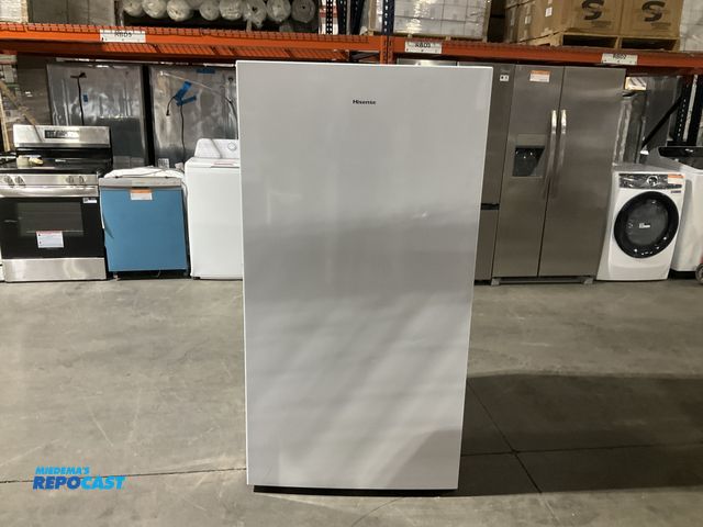 Lot 2-46401 - Scratch & Dent Hisense CFU17N6AWE Garage Ready Frost Free Upright Freezer