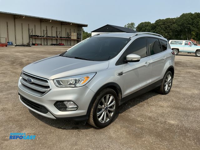 Lot 2-30629 - 2017 Ford Escape Titanium FWD SUV FWD