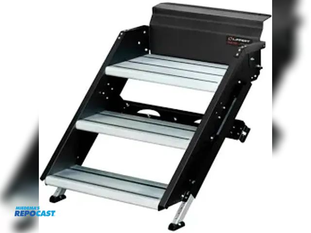 Lot 2-32837 - MORryde 3 step ladder aluminum 9 inch verticle rise between steps