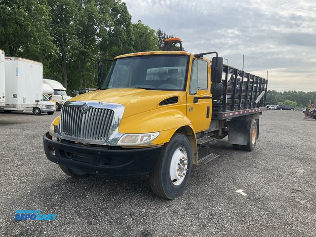 Lot 2-11261 - 2007 International 4300 Series Flatbed 18’x8’