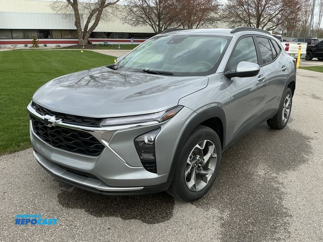 Lot 2-43342 - 2025 Chevrolet Trax LT SUV FWD