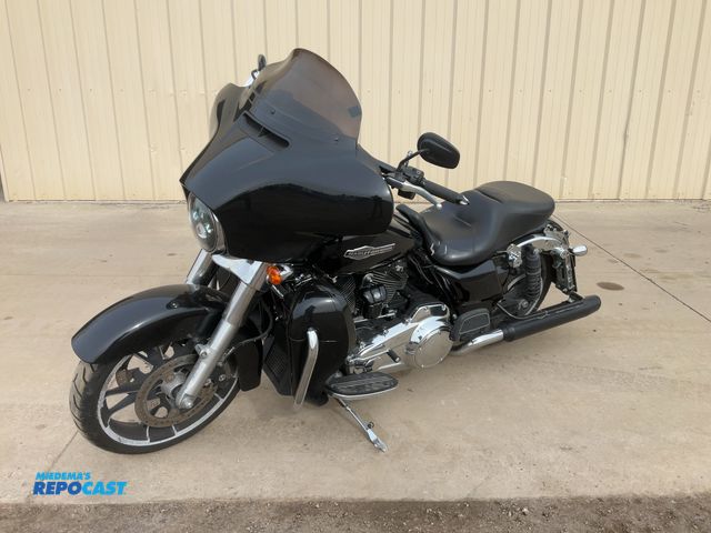 Lot 2-21098 - 2021 Harley-Davidson FLHX Street Glide Sport Touring