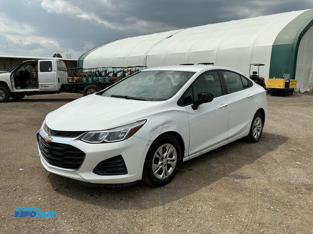 Lot 2-30321 - 2019 Chevrolet Cruze LS Auto Sedan FWD