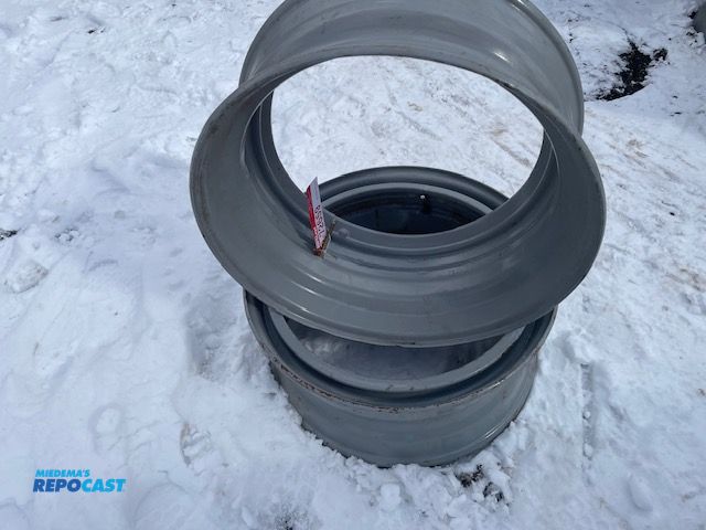Lot 2-72659 - 2 Refurbished 22.5 Dayton rims