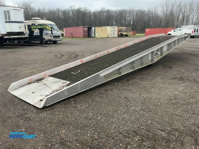 Repocast.com - Lot 2-33094 - Yard King Mobile Yard Ramp / Dock ...