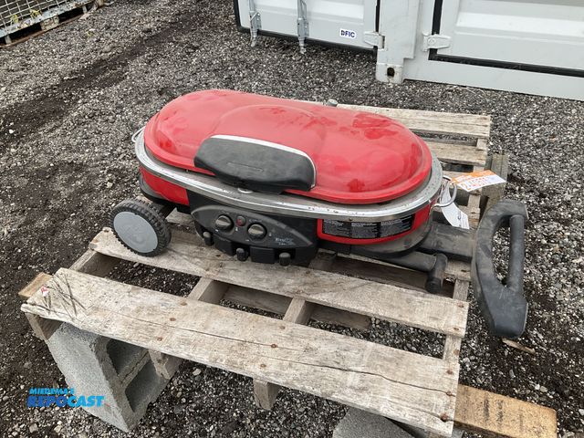 Lot 2-40575 - Coleman 2-Burner Travel Grill (Propane)