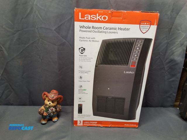 Lot 2-27891 - LASKO WHOLE ROOM CERAMIC HEATER POWERED OSCILLATING LOUVERS (WORKS)
