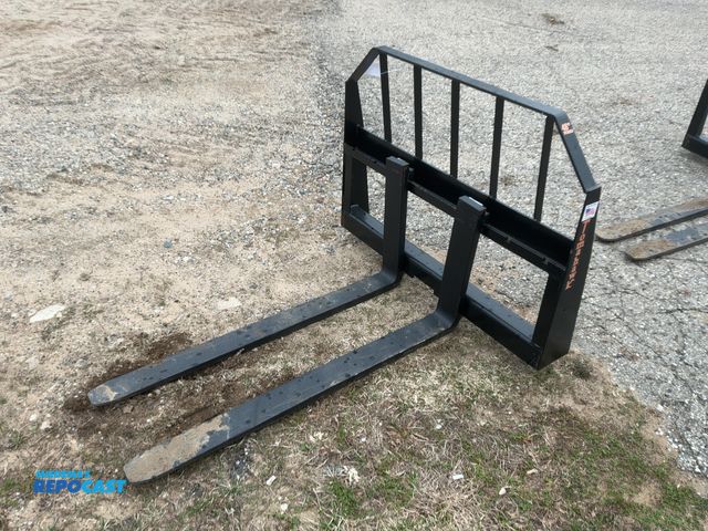 Lot 2-42974 - New Tomahawk 48" Skid Steer Forks, Universal Quick Attach Carriage with (2) 48" Forks, 2,800 lb Max ...