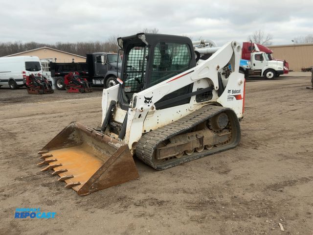Lot 2-43108 - 2015 Bobcat T770 Compact Track Skid Steer Loader