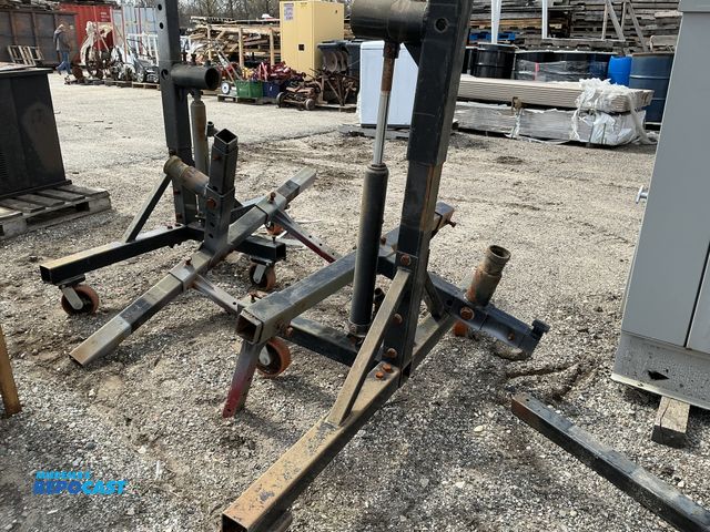 Lot 2-75109 - Automotive car Rotisserie