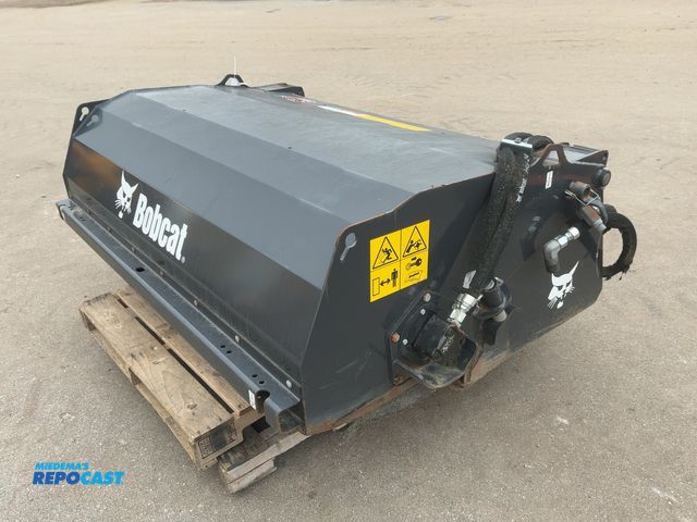 Lot 2-42314 - 2021 Bobcat SWB72 Sweeper Bucket Skid Steer Attachment, S/N: B5AC00572, 72”, Quick Attach, has hydra...