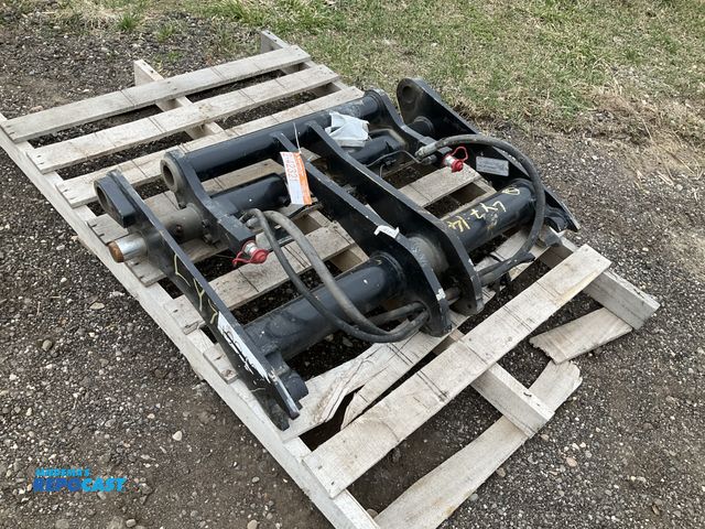 Lot 2-42321 - Yanmar Hydraulic Quick Coupler for a Yanmar V8 Wheel loader, used