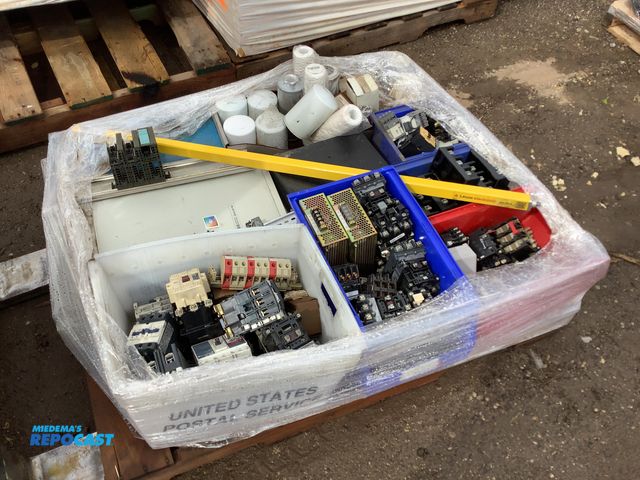 Lot 2-35763 - Skid Lot of Circuit Breakers, Hydraulic Filters, and Other Industrial Parts