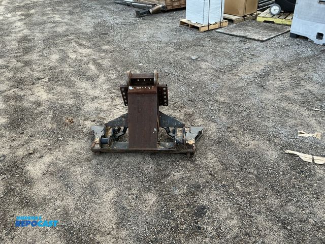 Lot 2-45949 - Unknown Brand Mini Excavator to Skid Steer Quick Attach Adapter Conversion