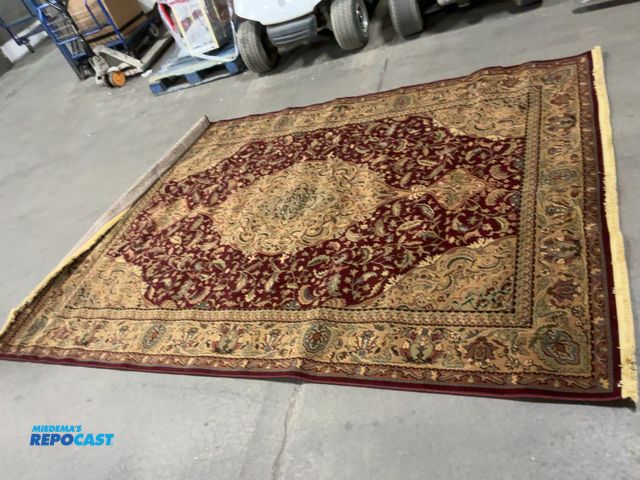 Lot 2-70632 - Household decorative run, approx 11’ long x 91” wide