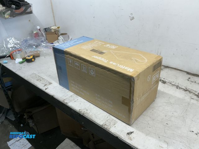 Lot 2-19349 - MOLECULE CopperWELL Gel Memory Foam 3 Inch King Mattress Topper with HexFLO Zoned Support