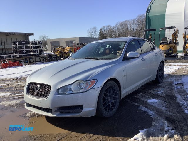 Lot 2-61030 - 2009 Jaguar XF Supercharged Sedan RWD