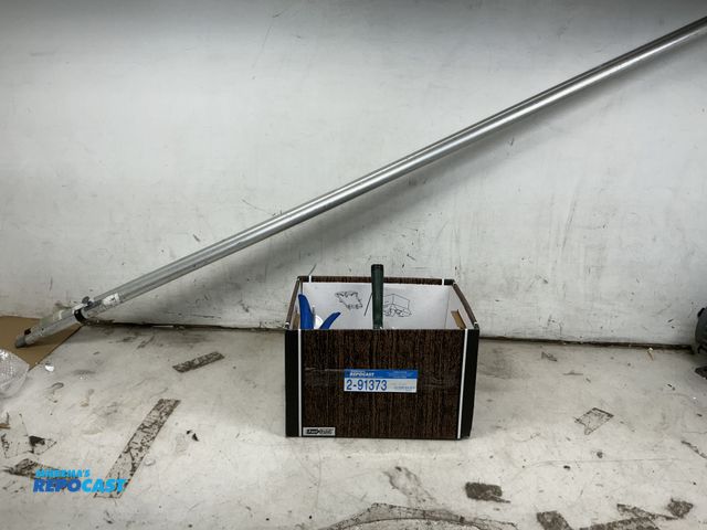 Lot 2-91372 - paint/drywall supplies/2 painter poles