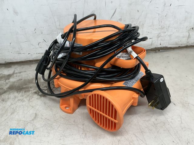 Lot 2-35481 - New banzai electric blower for bounce house or other inflatables, tested and works