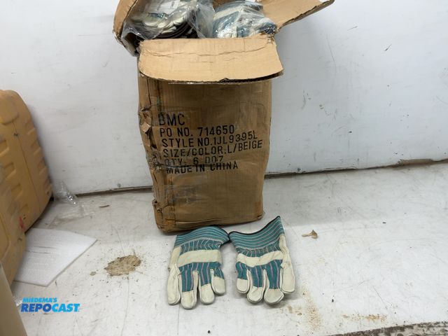 Lot 2-96952 - (6) Dozen size Large Men's Leather work Gloves