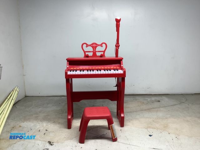 Lot 2-67759 - 37-Key electronic piano toy (TM10097)
