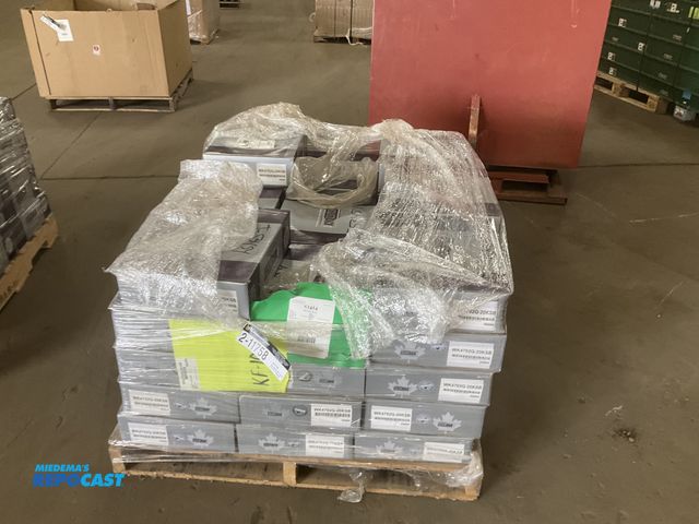 Lot 2-11758 - (41) Silverback WK4702Q-20KSB brake shoe kits, new old stock