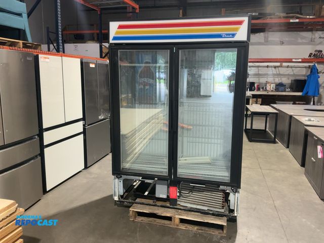 Lot 2-39509 - True Refrigeration GDM-49F-54 Inch Freezer Merchandiser Two-section