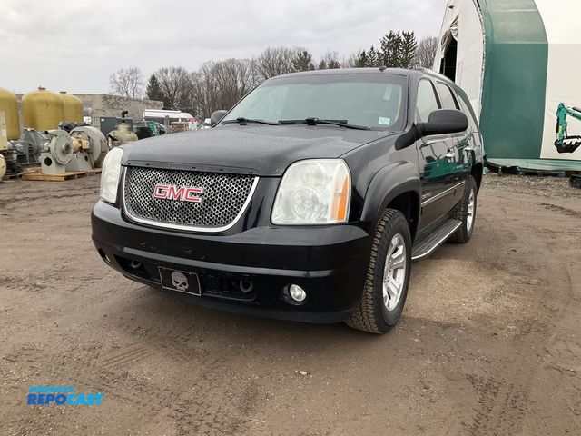 Lot 2-23948 - 2010 GMC Yukon Denali Wagon 4x4